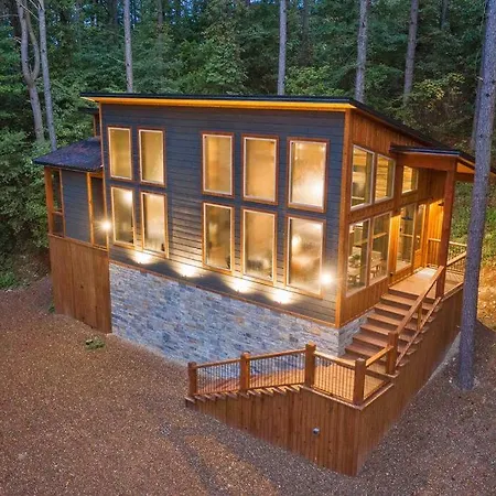 Modern Chic Design - Dreamy Couples Cabin! Hot Tub